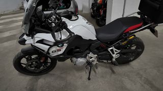 BMW F750GS prácticamente nueva