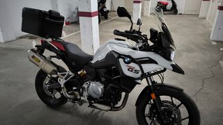 BMW F750GS prácticamente nueva