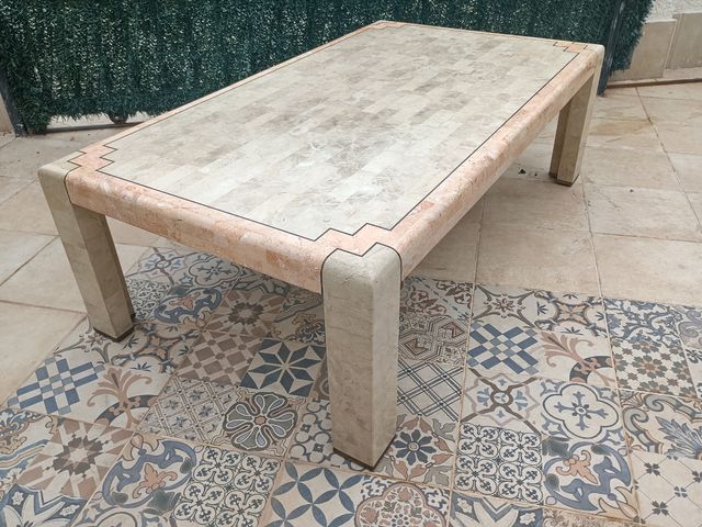 Mesa de centro postmoderna..