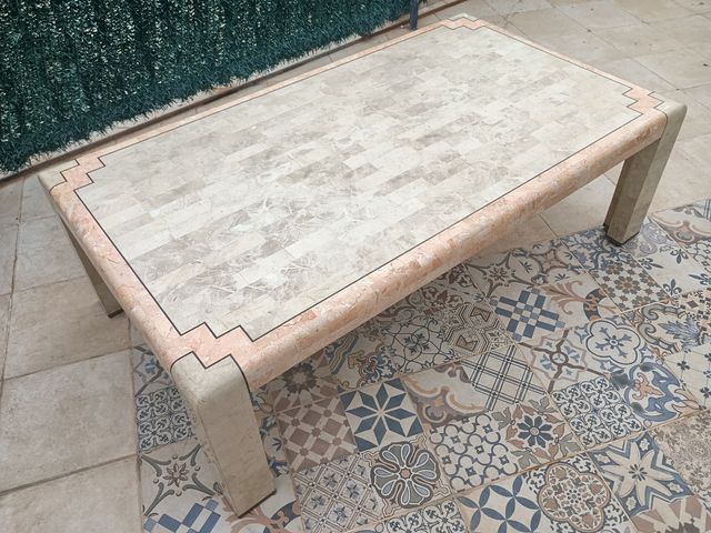 Mesa de centro postmoderna..