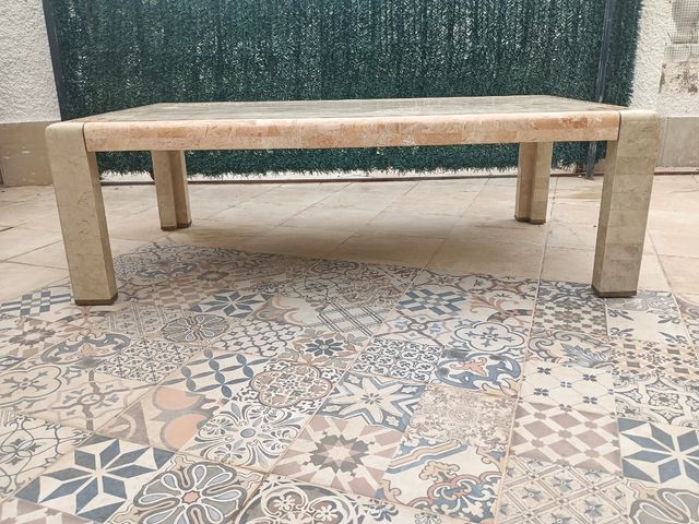 Mesa de centro postmoderna..