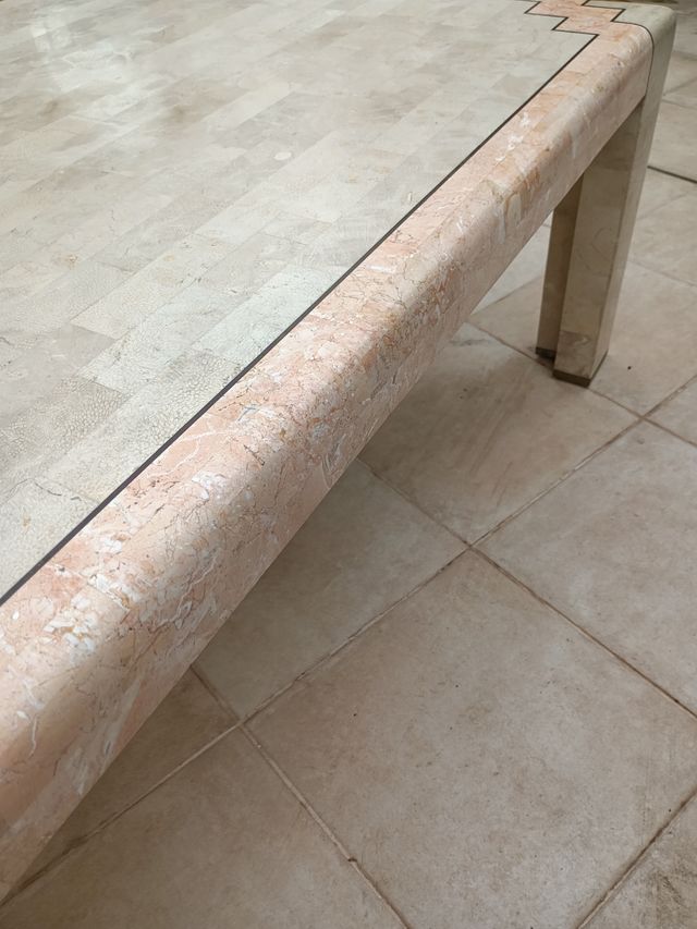 Mesa de centro postmoderna..