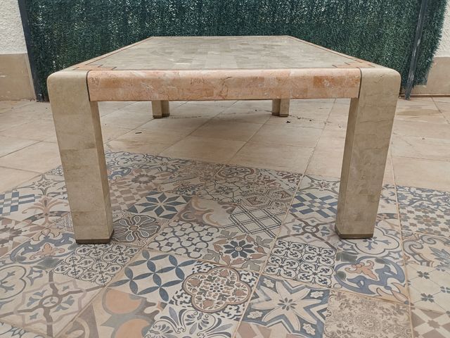 Mesa de centro postmoderna..