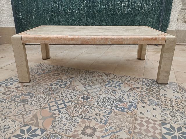 Mesa de centro postmoderna..