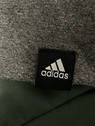 Felpa Adidas con logo