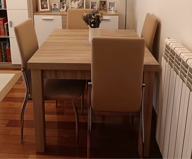 Mesa extensible de madera impecable