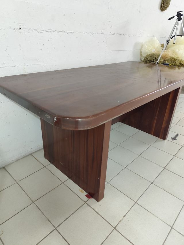 Mesa de madera maciza