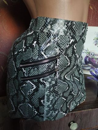 Minifalda efecto piel serpiente