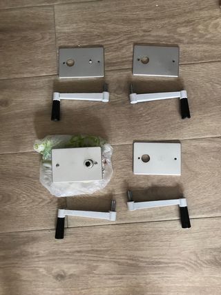 4 Manivelas de persiana con tapa y 1 mecanismo
