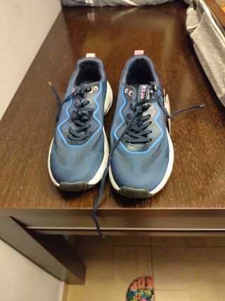 Bambas deportivas azules y rosas talla 38