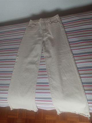 Pantalón acampanado beige claro 34