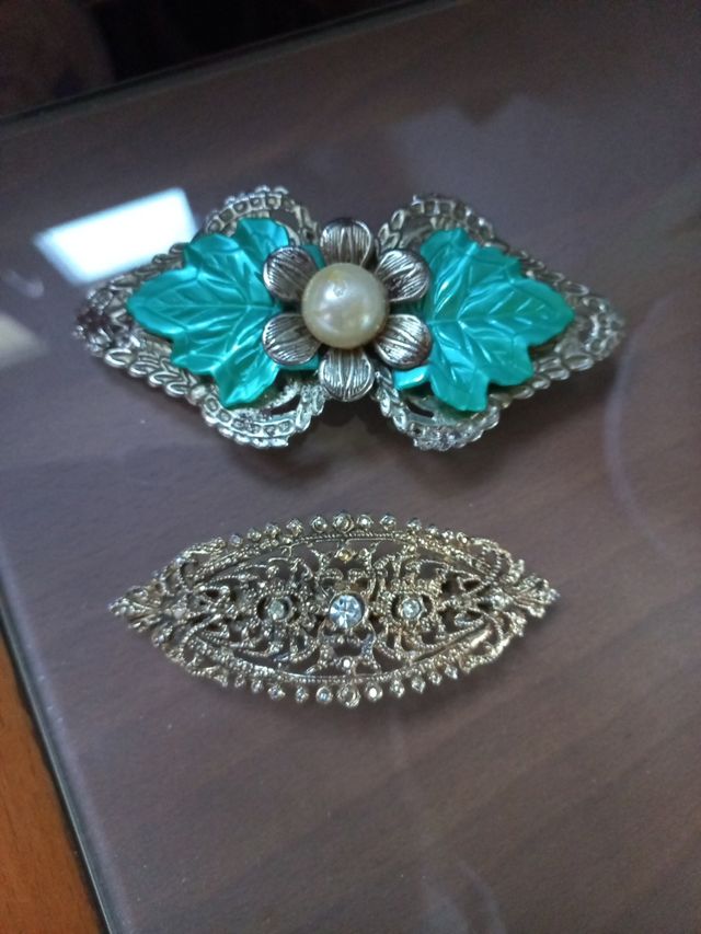 Tocado pelo metal plateado/ turquesa