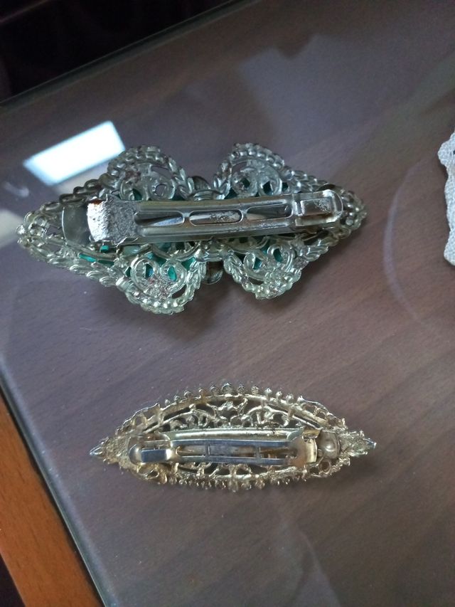 Tocado pelo metal plateado/ turquesa