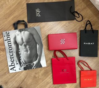 Bolsas y estuches Carolina Herrera y Rabat