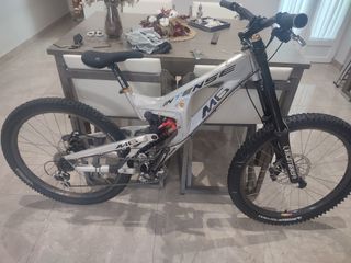 Bicicleta Descenso Intense M6