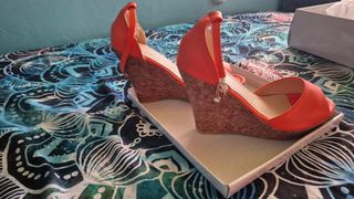 Zapatos de cuña naranjas talla 39