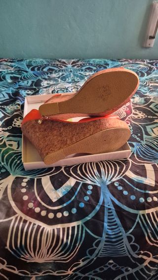 Zapatos de cuña naranjas talla 39