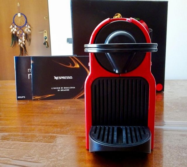 Macchina Caffè Nespresso Inissia Rossa