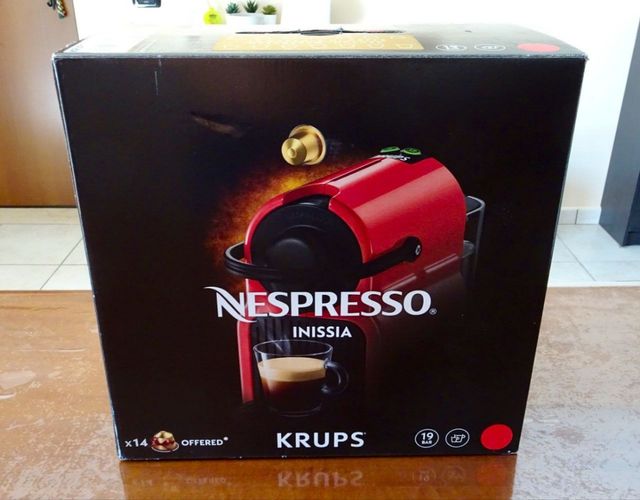 Macchina Caffè Nespresso Inissia Rossa