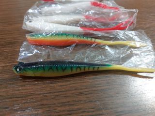 6 señuelos de pesca variados