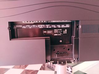 Televisor Loewe Negro.