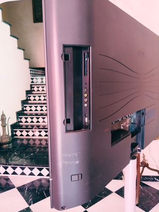 Televisor Loewe Negro.