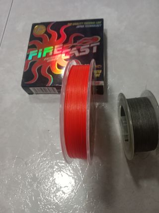 Lote de hilos trenzados para la pesca.