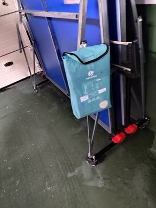 Mesa de ping pong azul