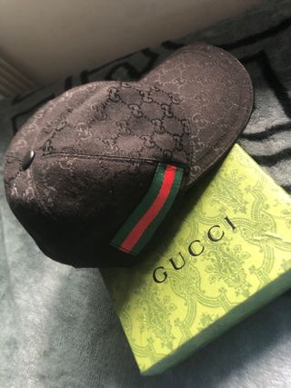Gorra Gucci Negra con Tiras