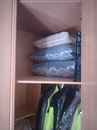 Armario esquinero de madera