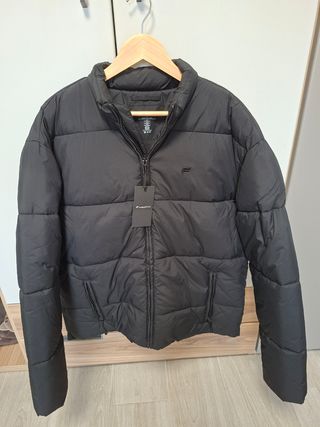 Abrigo Fabletics Negro Hombre con Etiqueta
