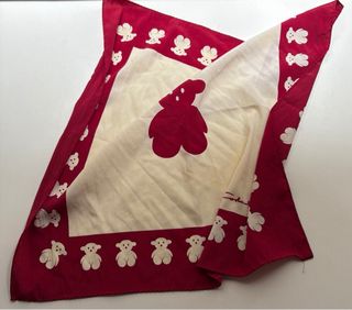 Pañuelo vintage Tous.