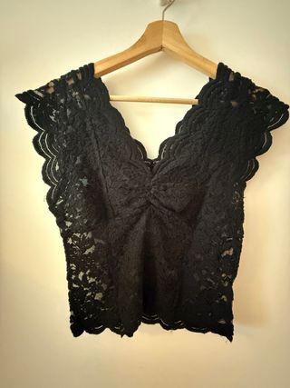 Camiseta de encaje negro
