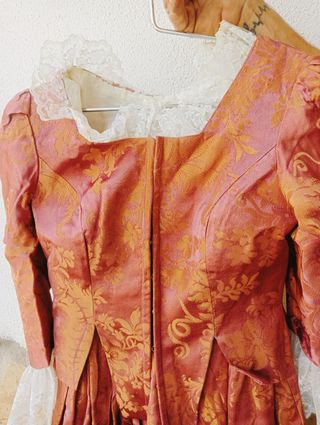 Traje fallera hecho a mano
