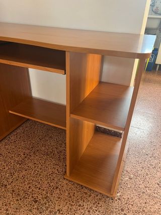 Escritorio de madera