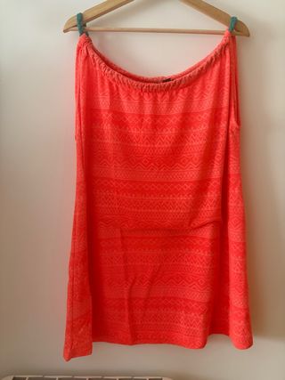 Vestido de playa naranja con estampado