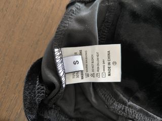 Top terciopelo negro con encaje