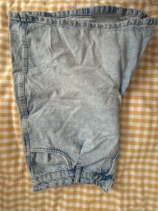 Pantalón vaquero desgastado