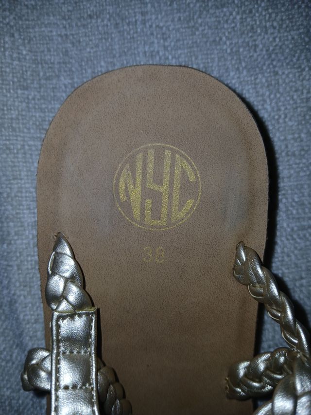 Sandalias NYC Talla 38 Oro y Plata