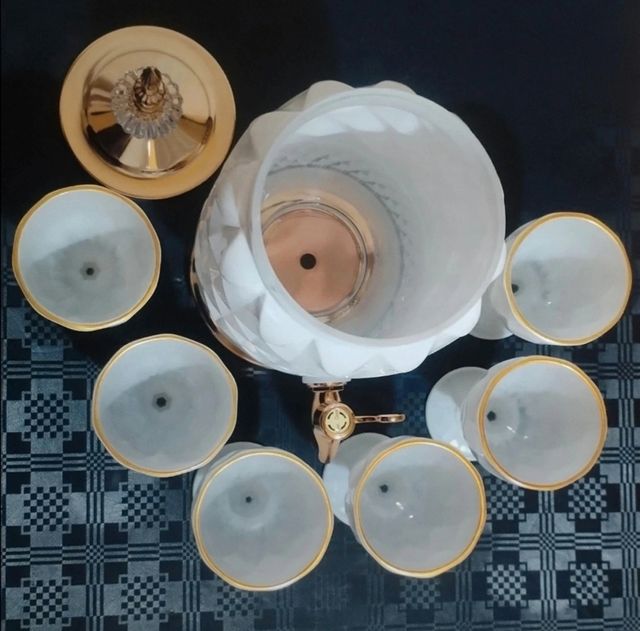 Dispenser con 6 Bicchieri Oro e Bianco