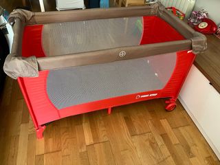 Cuna de viaje First Step con colchón