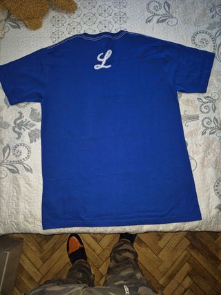 Camisa azul rey con logo