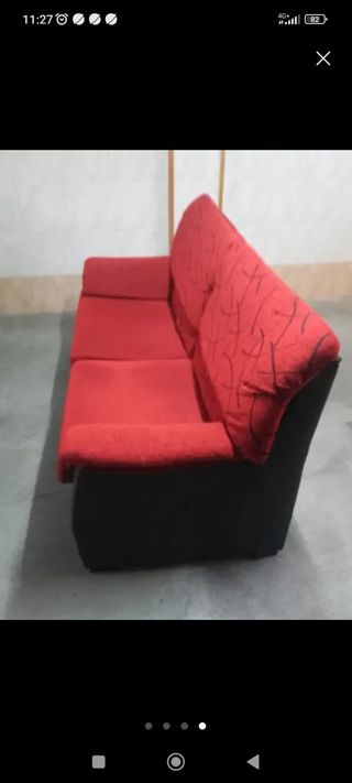 Sofá de 2 plazas rojo y negro