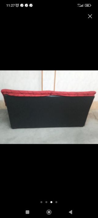 Sofá de 2 plazas rojo y negro