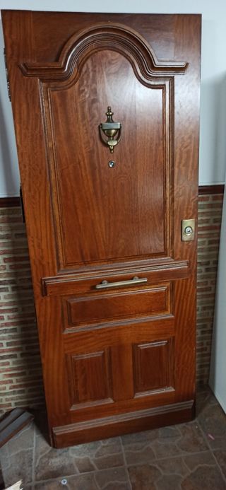 Puerta blindada madera usada