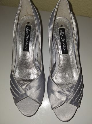 Zapatos de fiesta plateados