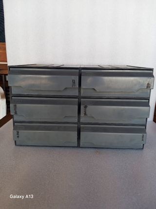 Cassettiera mobile grigia in plastica