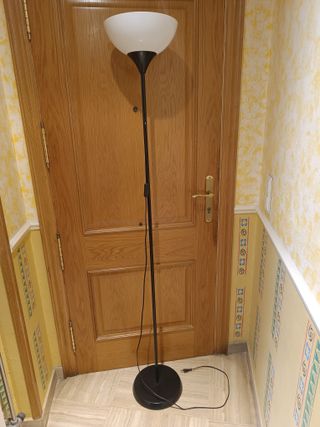 Lámpara de pie negra 175 cm