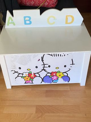 Baúl infantil Hello Kitty con letras