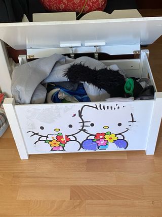Baúl infantil Hello Kitty con letras